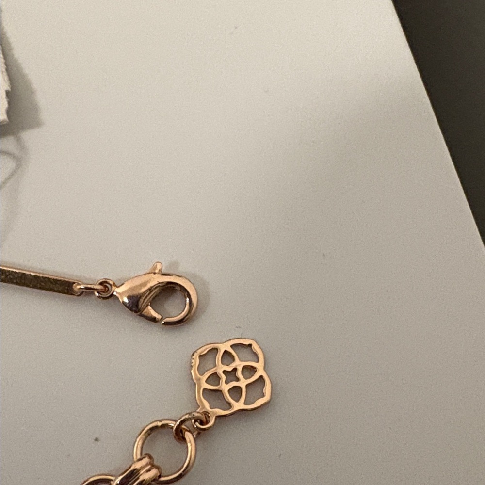 NWT [Kendra Scott] Gwendolyn Statement Necklace, Rose Gold & Peach Illusion - Picture 7 of 11